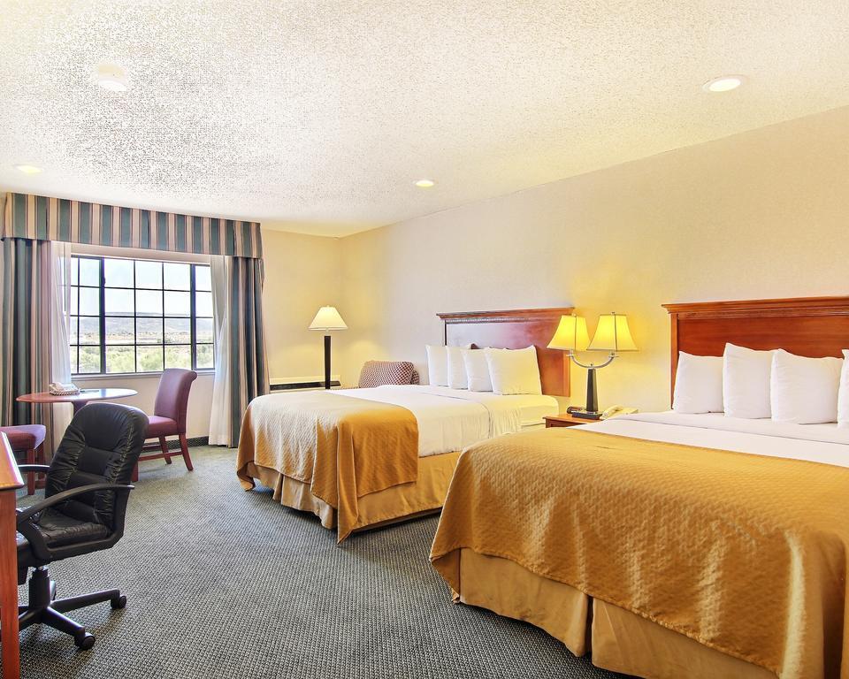 Quality Inn & Suites Grants - I-40 Exteriör bild