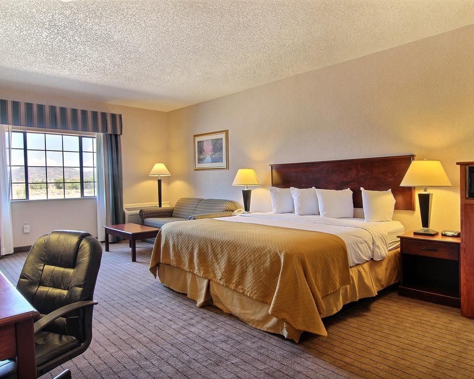 Quality Inn & Suites Grants - I-40 Exteriör bild