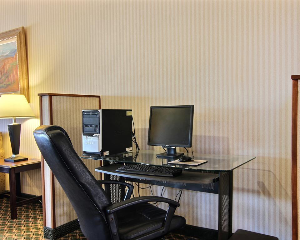 Quality Inn & Suites Grants - I-40 Exteriör bild