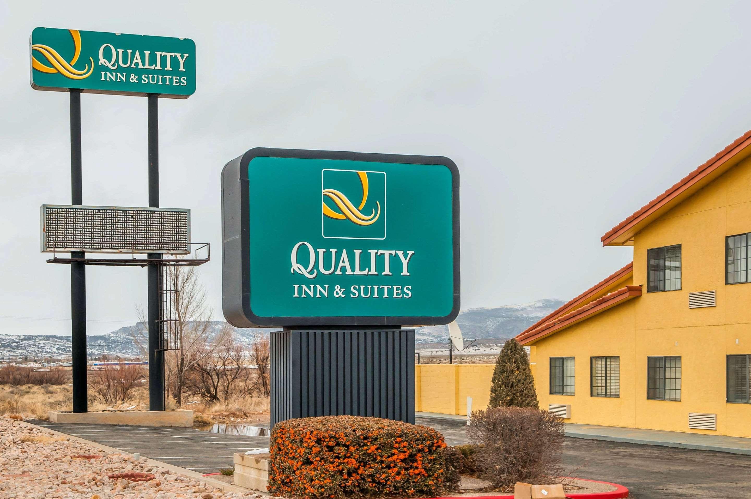 Quality Inn & Suites Grants - I-40 Exteriör bild