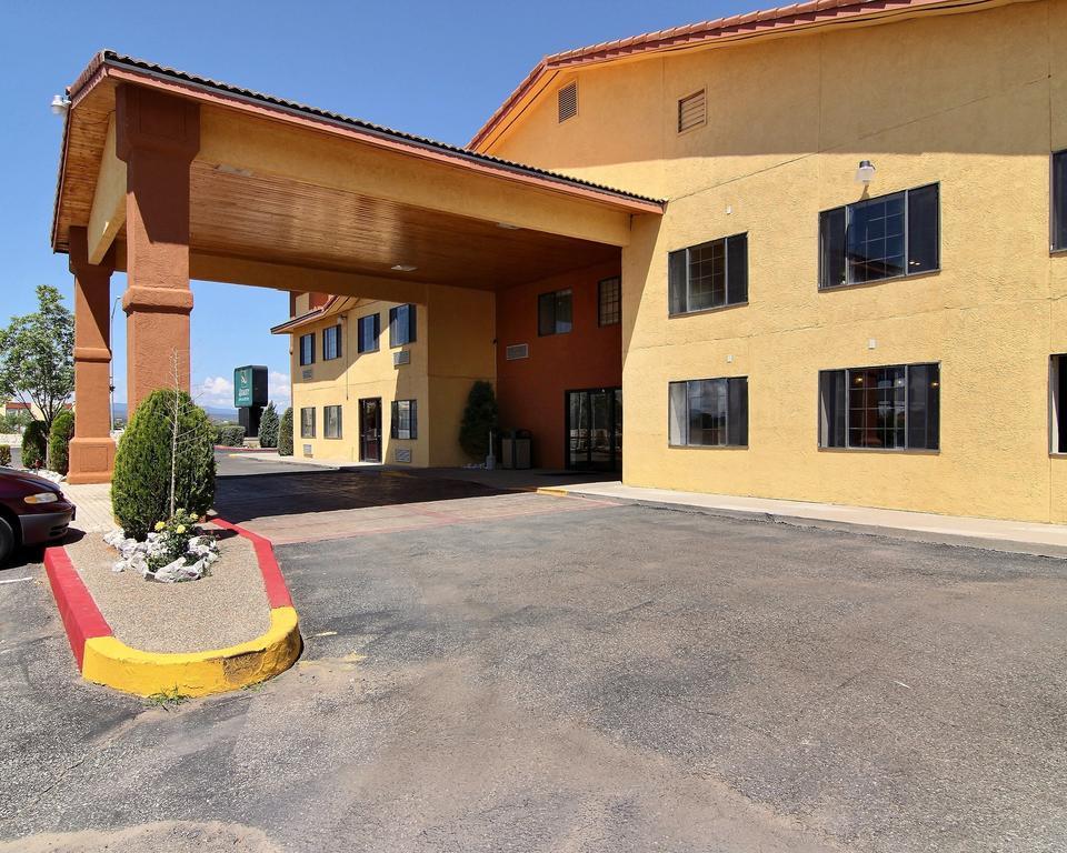 Quality Inn & Suites Grants - I-40 Exteriör bild