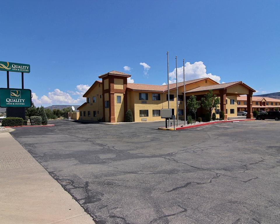 Quality Inn & Suites Grants - I-40 Exteriör bild