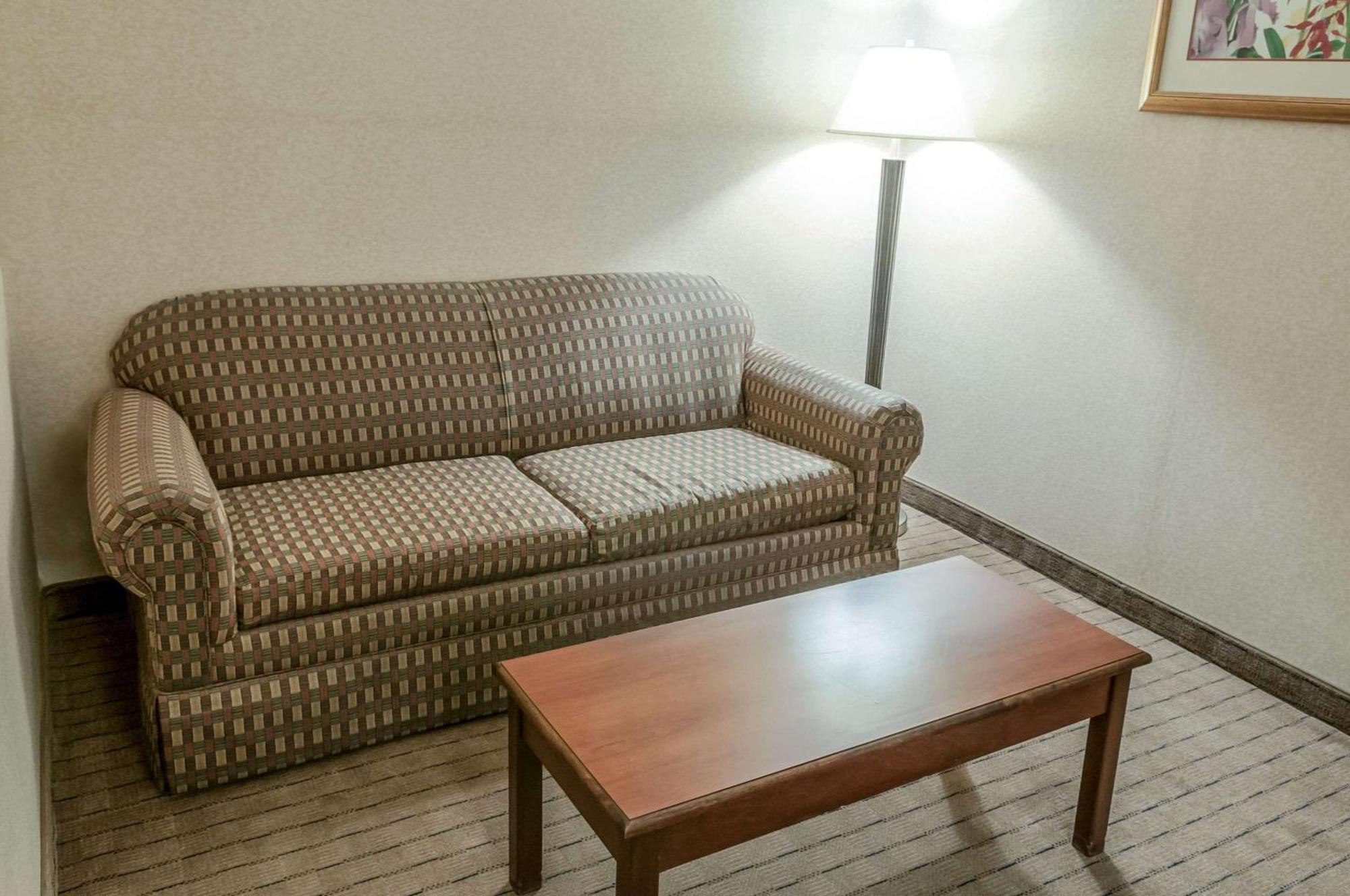 Quality Inn & Suites Grants - I-40 Exteriör bild