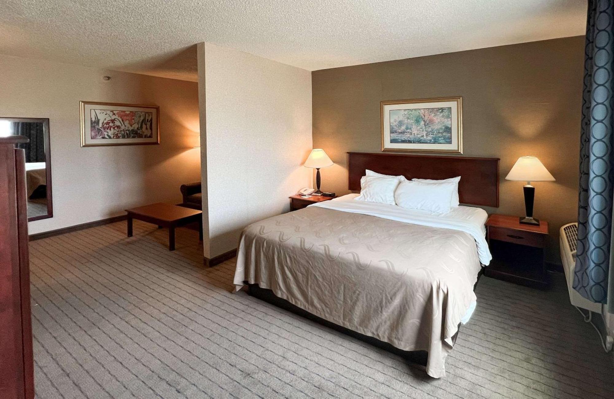Quality Inn & Suites Grants - I-40 Exteriör bild