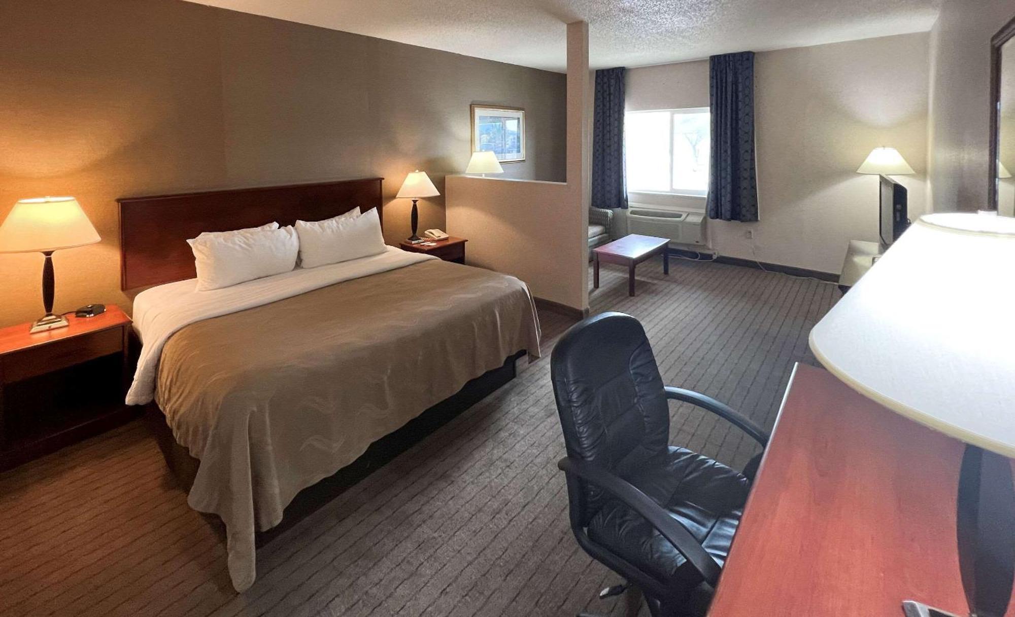 Quality Inn & Suites Grants - I-40 Exteriör bild