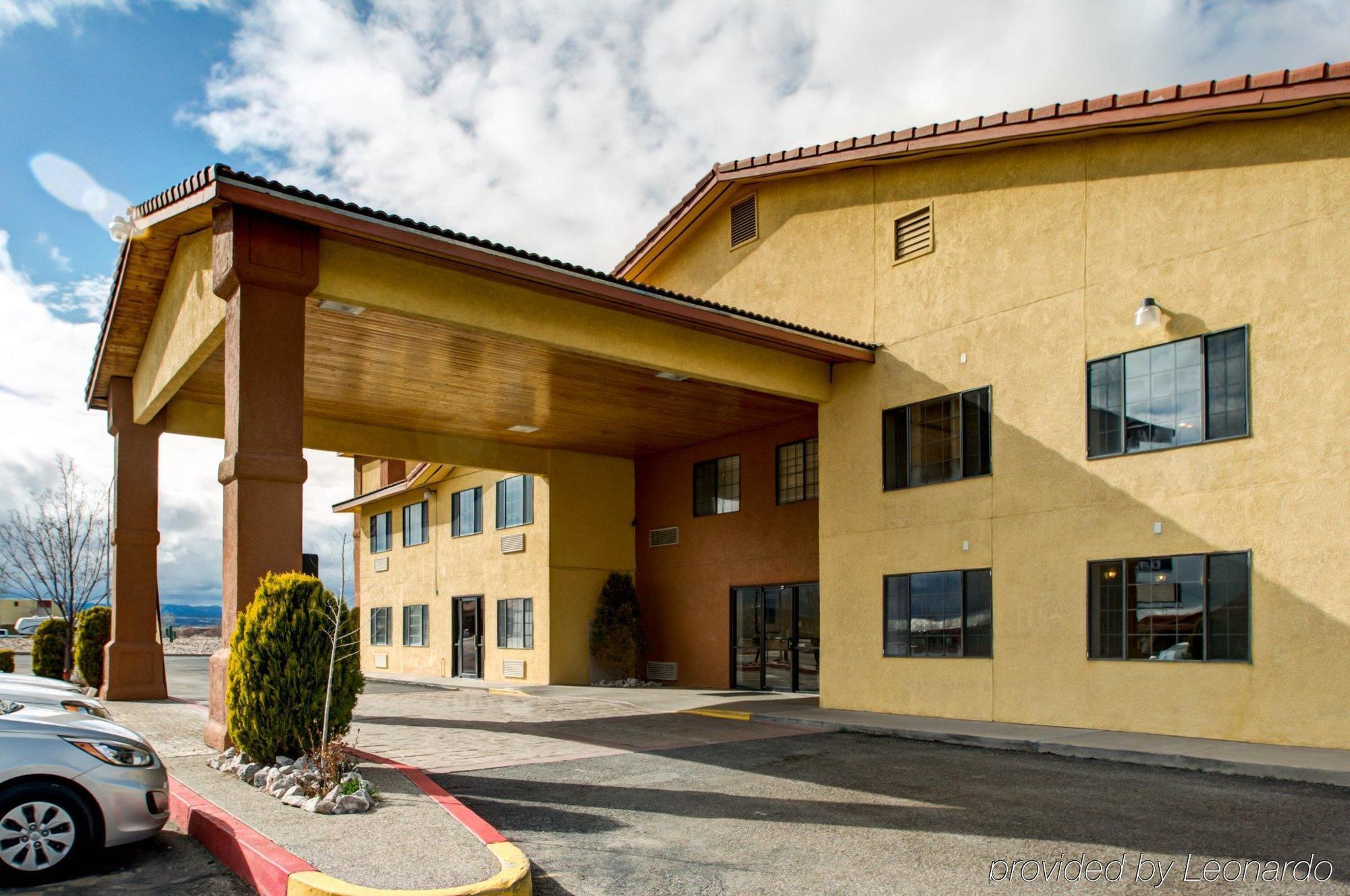 Quality Inn & Suites Grants - I-40 Exteriör bild